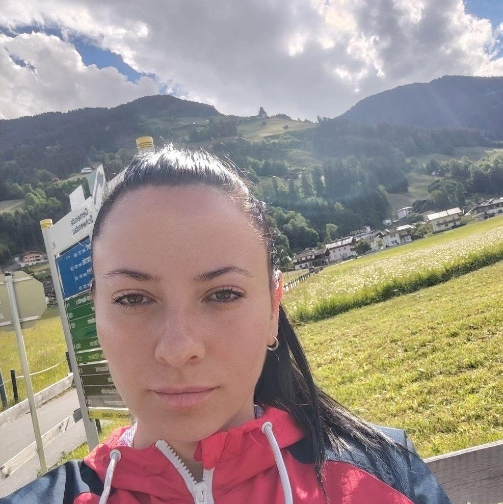 Ioana R.